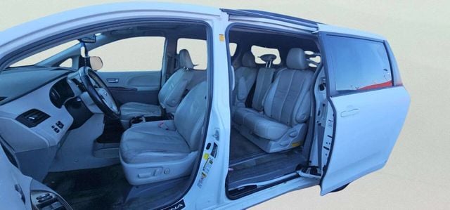 2011 Toyota Sienna Limited 7 Passenger 4dr Mini Van - 22996719 - 5