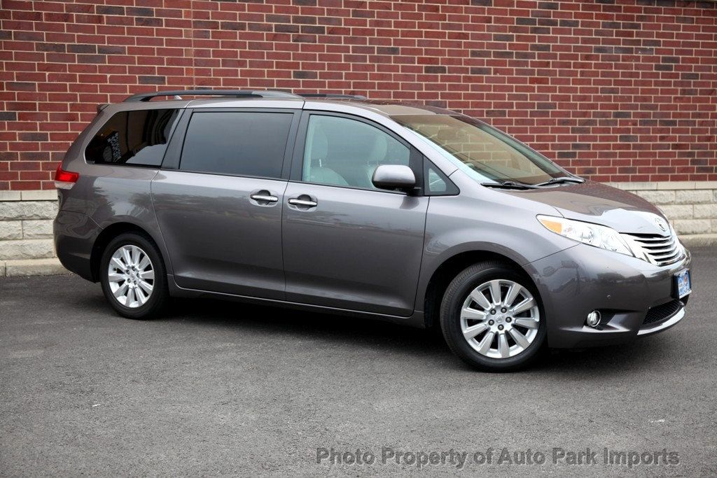 2011 Toyota Sienna Limited photo 10