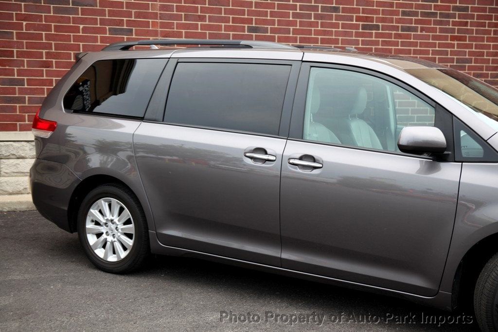 2011 Toyota Sienna Limited photo 11