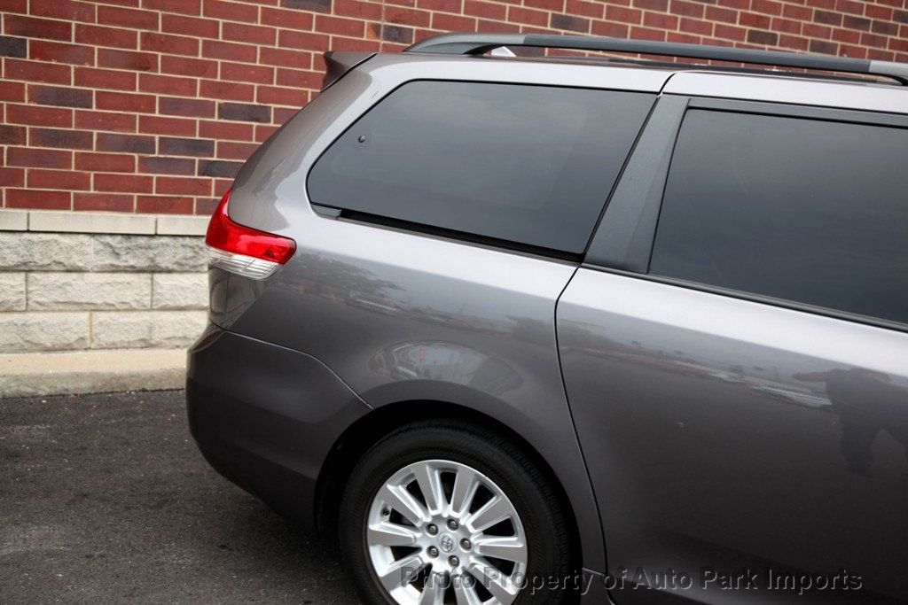 2011 Toyota Sienna Limited photo 12