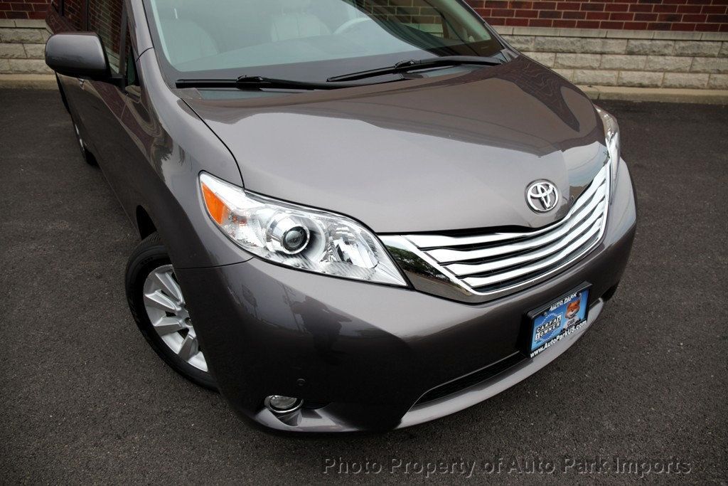 2011 Toyota Sienna Limited photo 14