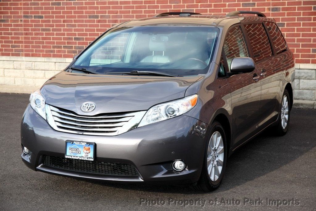 2011 Toyota Sienna Limited photo 17