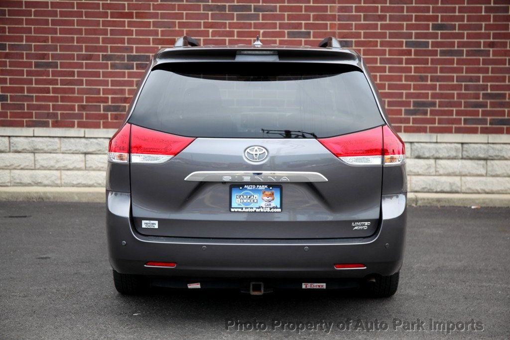 2011 Toyota Sienna Limited photo 18