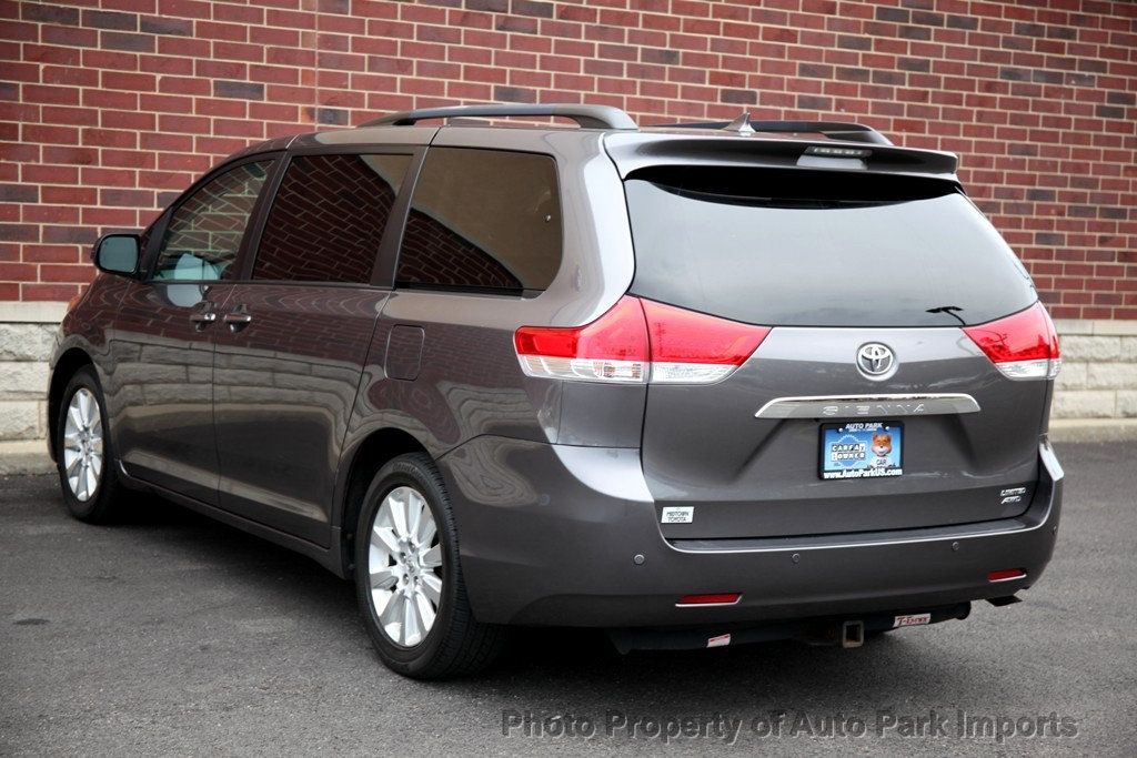 2011 Toyota Sienna Limited photo 19