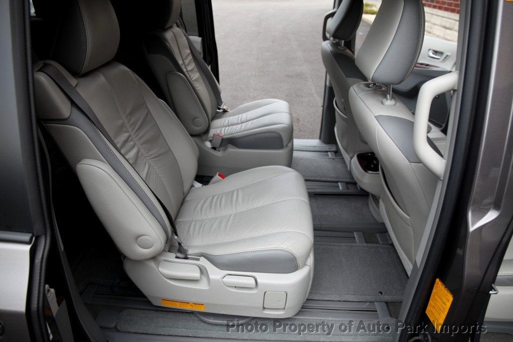 2011 Toyota Sienna Limited photo 29