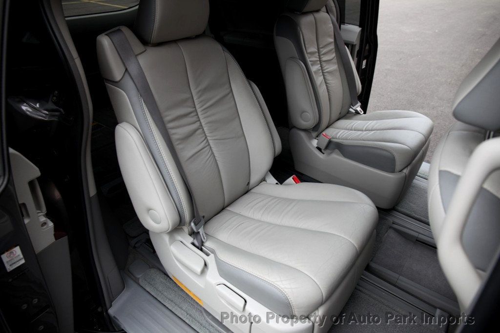2011 Toyota Sienna Limited photo 30