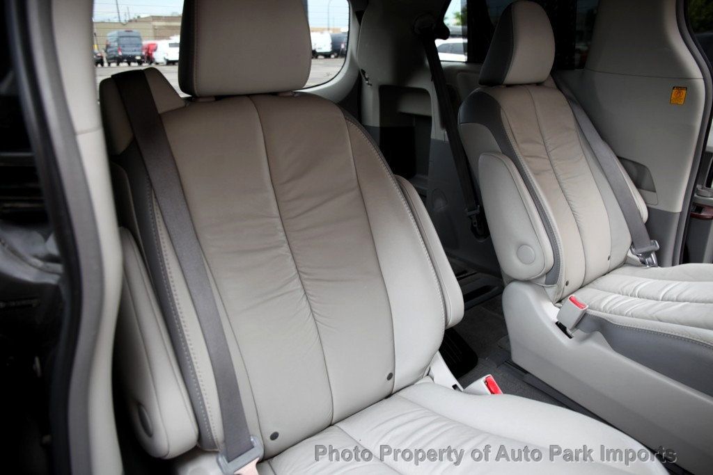 2011 Toyota Sienna Limited photo 34