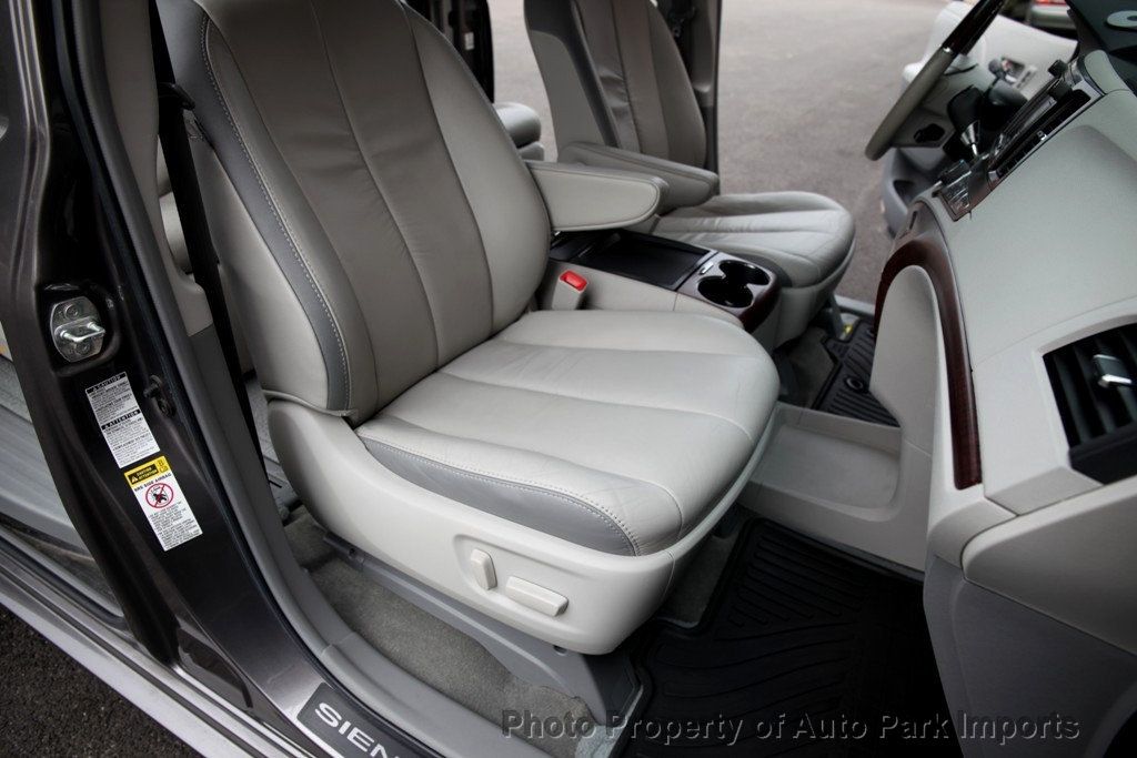 2011 Toyota Sienna Limited photo 36
