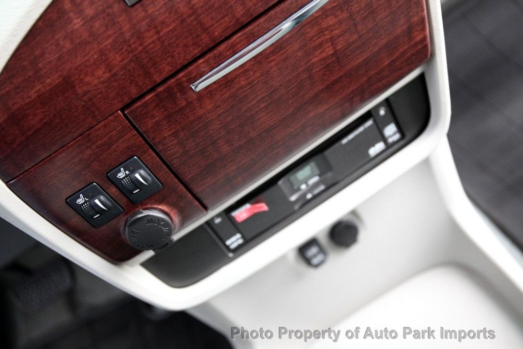 2011 Toyota Sienna Limited photo 47