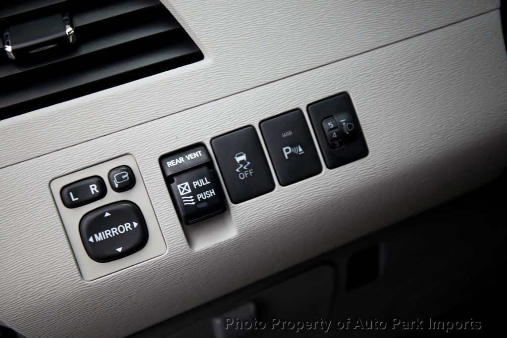 2011 Toyota Sienna Limited photo 48