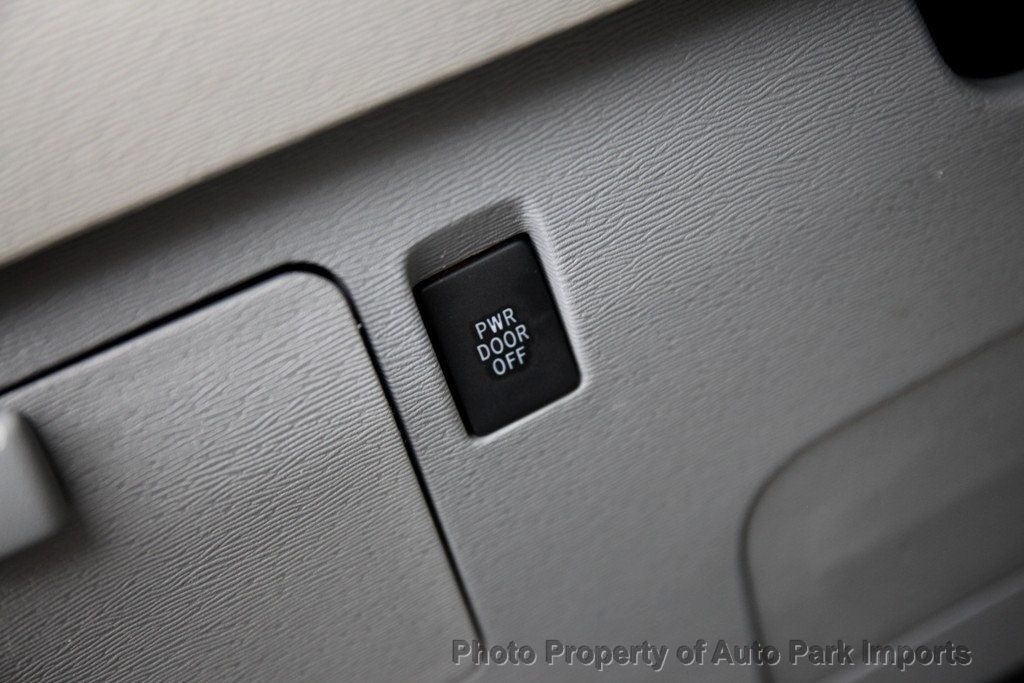 2011 Toyota Sienna Limited photo 49
