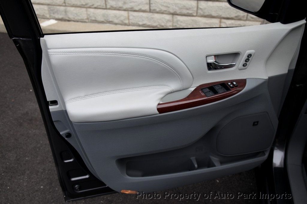 2011 Toyota Sienna Limited photo 51