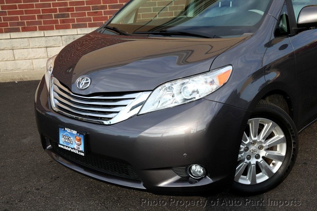 2011 Toyota Sienna Limited photo 7