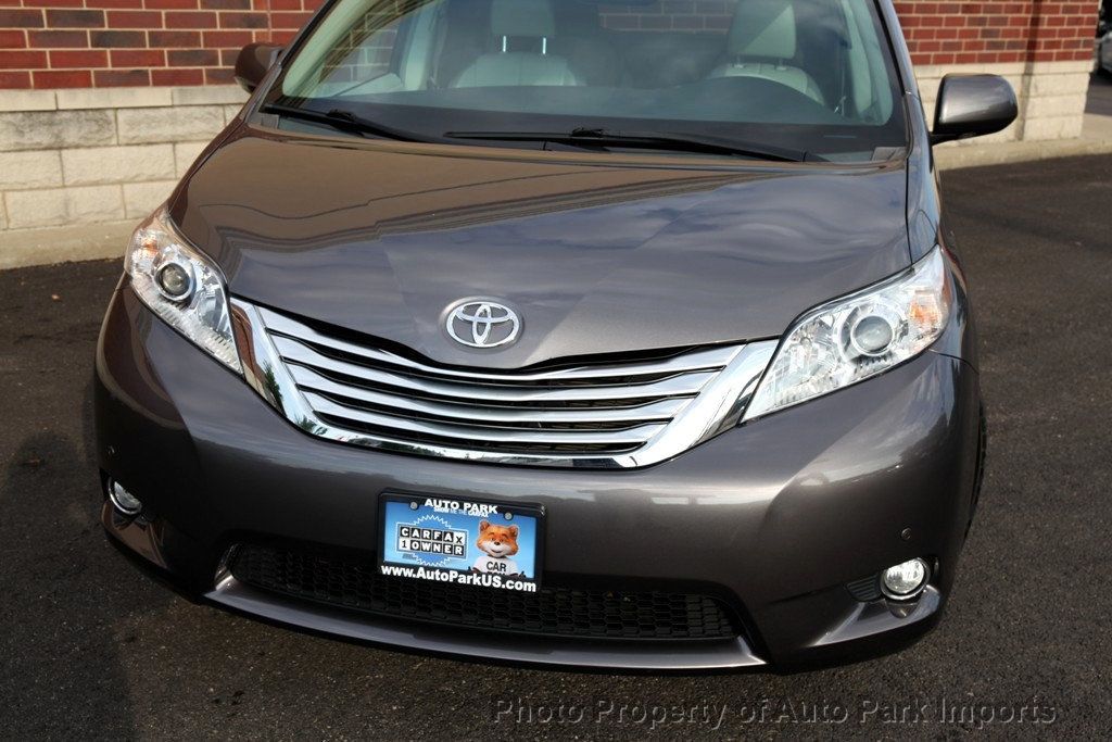 2011 Toyota Sienna Limited photo 8