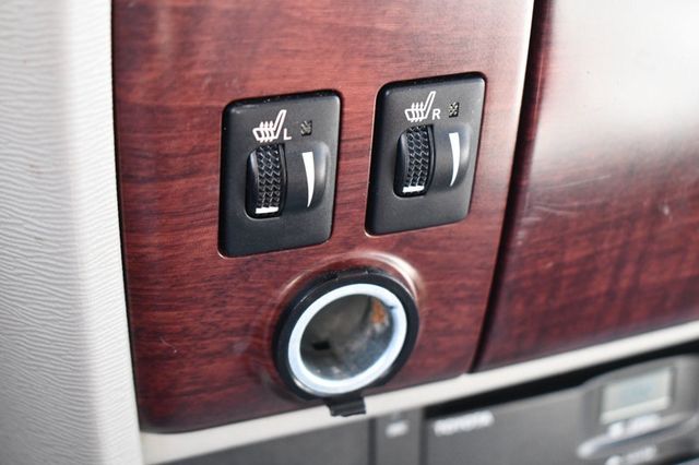 2011 Toyota Sienna XLE - 22983856 - 35