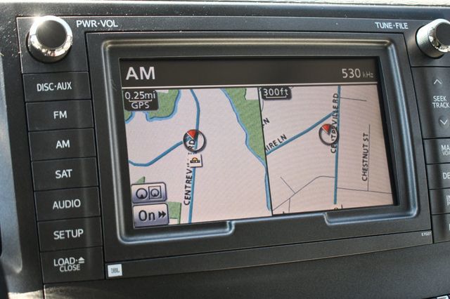 2011 Toyota Sienna XLE - 22983856 - 41