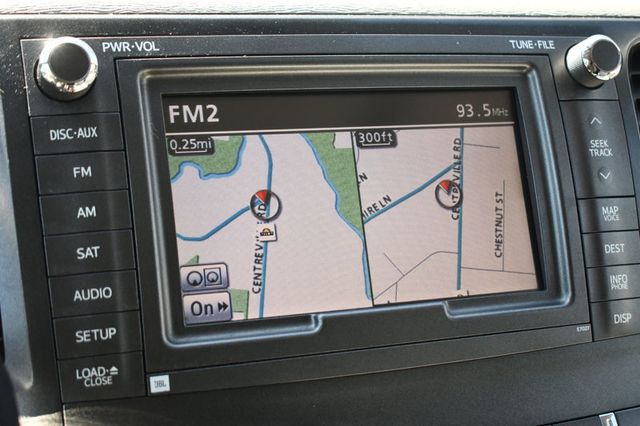 2011 Toyota Sienna XLE - 22983856 - 42