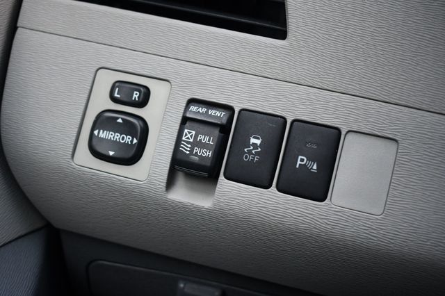2011 Toyota Sienna XLE - 23078920 - 12