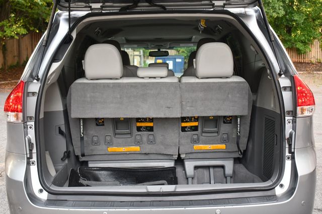 2011 Toyota Sienna XLE - 23078920 - 5