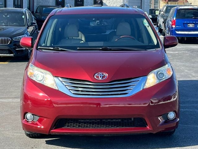 2011 Toyota Sienna XLE - 22755770 - 12