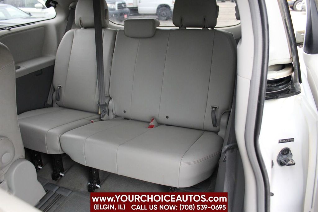 2011 Toyota Sienna XLE 8 Passenger 4dr Mini Van - 22162392 - 18