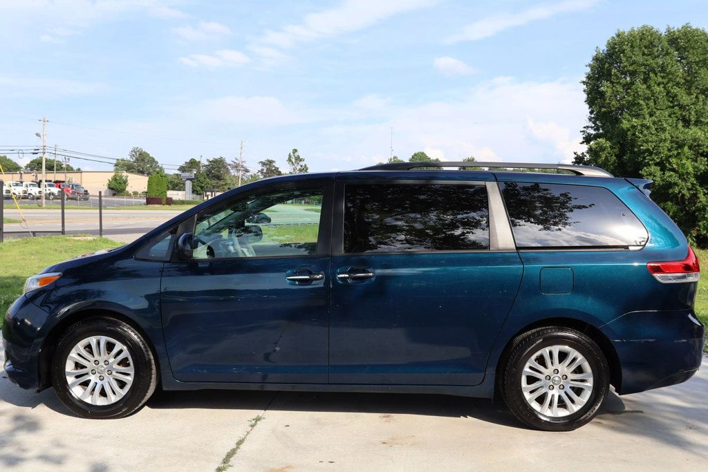 2011 Toyota Sienna XLE photo 2