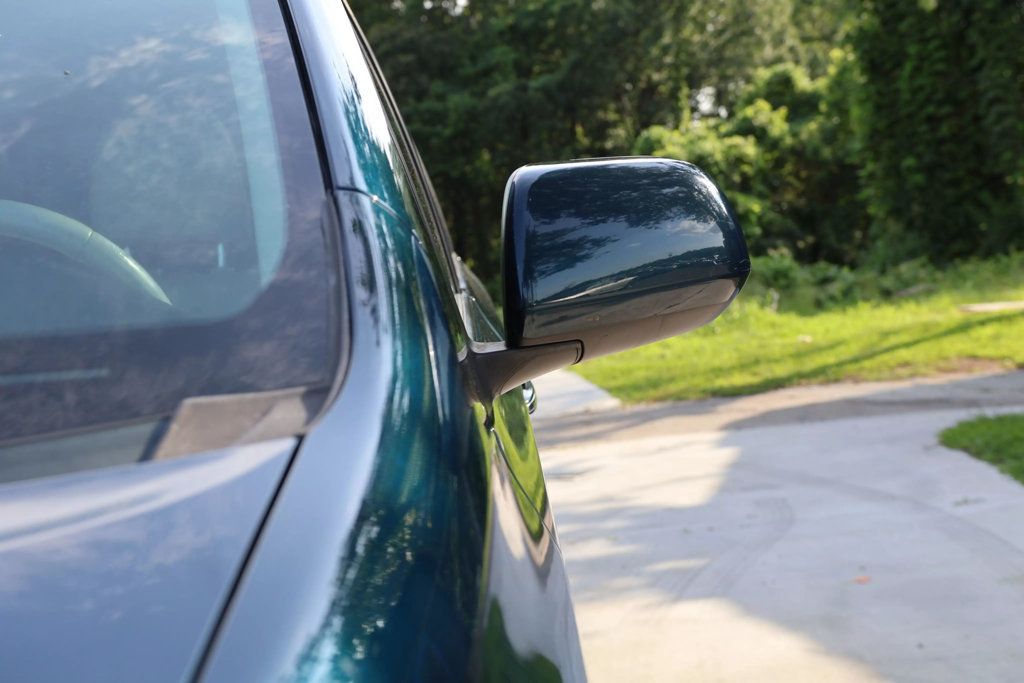 2011 Toyota Sienna XLE photo 8