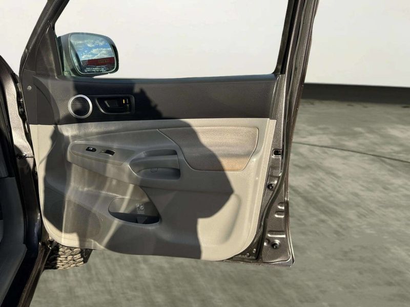 2011 Toyota Tacoma 4WD Access V6 Automatic - 23006125 - 14