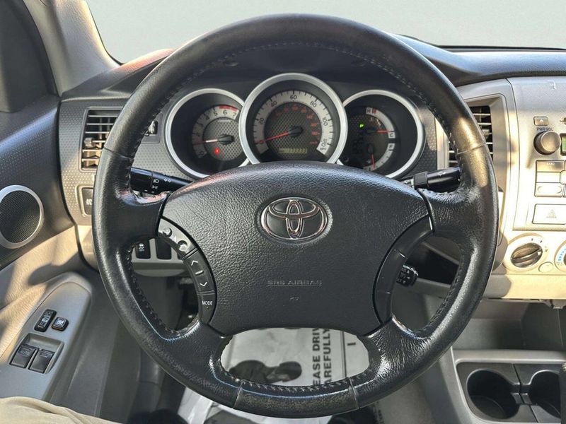 2011 Toyota Tacoma 4WD Access V6 Automatic - 23006125 - 22