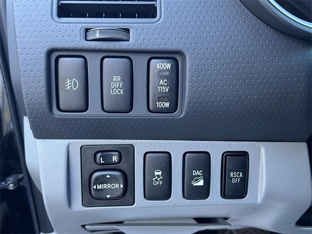 2011 Toyota Tacoma 4WD Double V6 Automatic - 22966640 - 19