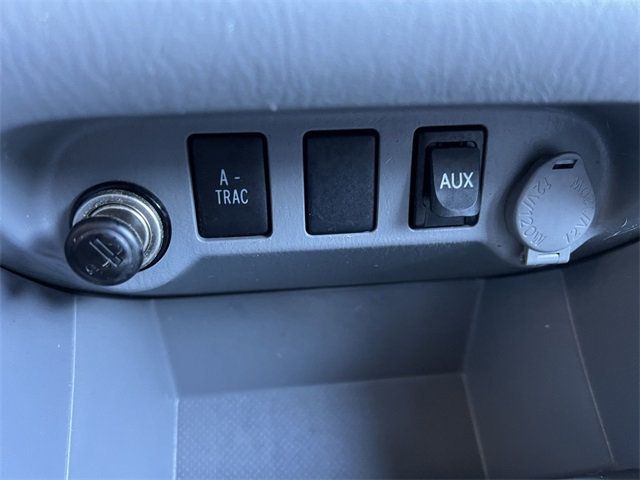 2011 Toyota Tacoma 4WD Double V6 Automatic - 22966640 - 25