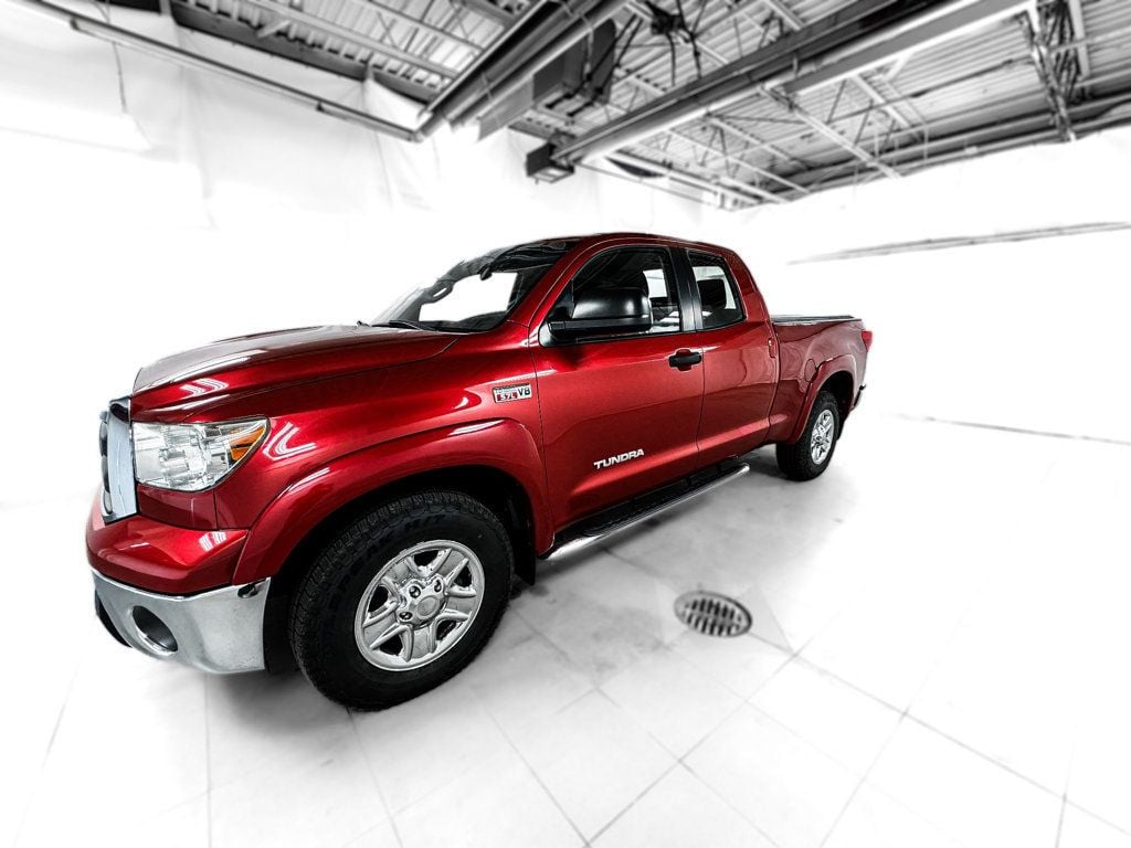 2011 Toyota Tundra Double Cab photo 2