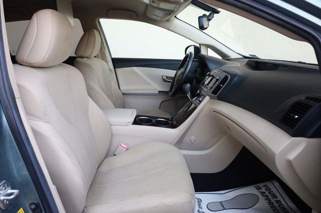 2011 Toyota Venza 4dr Wagon V6 AWD - 23062704 - 26