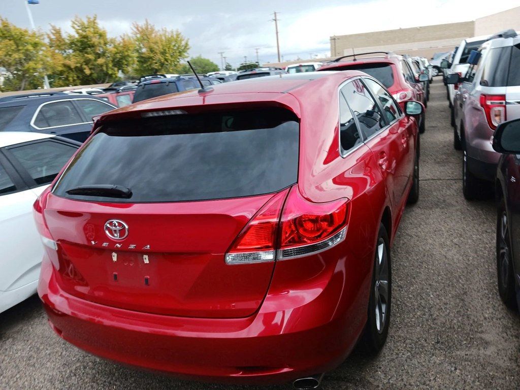 2011 Toyota Venza photo 2