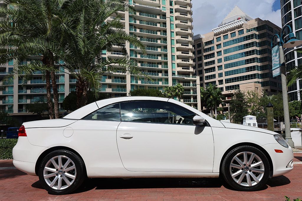 2011 Volkswagen Eos 2dr Convertible DSG Komfort SULEV - 22934930 - 14
