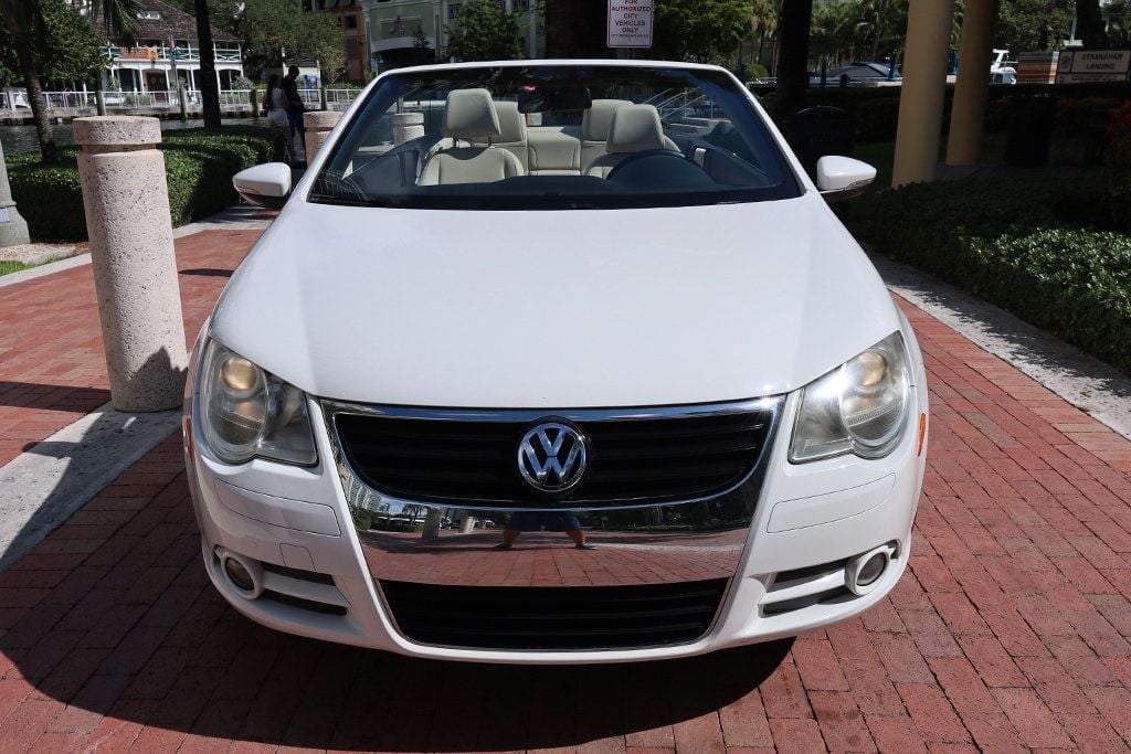 2011 Volkswagen Eos 2dr Convertible DSG Komfort SULEV - 22934930 - 18
