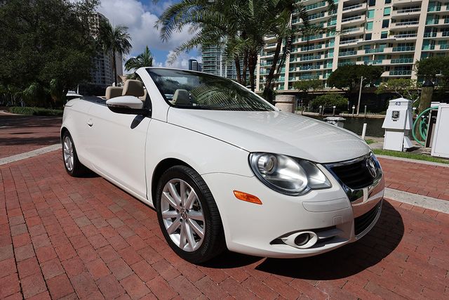 2011 Volkswagen Eos 2dr Convertible DSG Komfort SULEV - 22934930 - 24