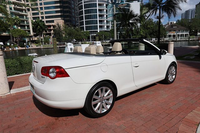 2011 Volkswagen Eos 2dr Convertible DSG Komfort SULEV - 22934930 - 26