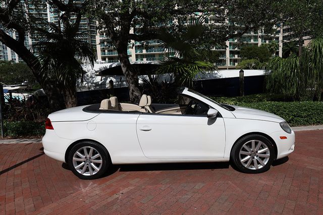 2011 Volkswagen Eos 2dr Convertible DSG Komfort SULEV - 22934930 - 29