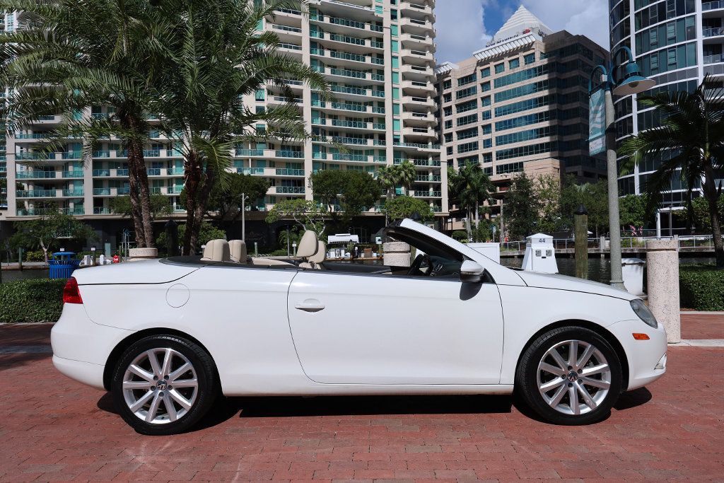 2011 Volkswagen Eos 2dr Convertible DSG Komfort SULEV - 22934930 - 31