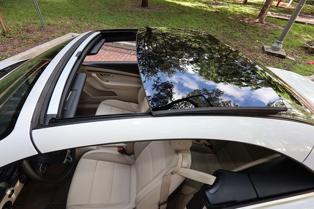 2011 Volkswagen Eos 2dr Convertible DSG Komfort SULEV - 22934930 - 33