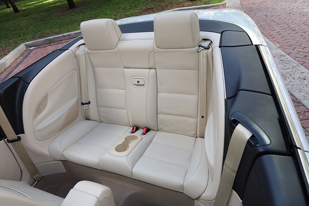 2011 Volkswagen Eos 2dr Convertible DSG Komfort SULEV - 22934930 - 37