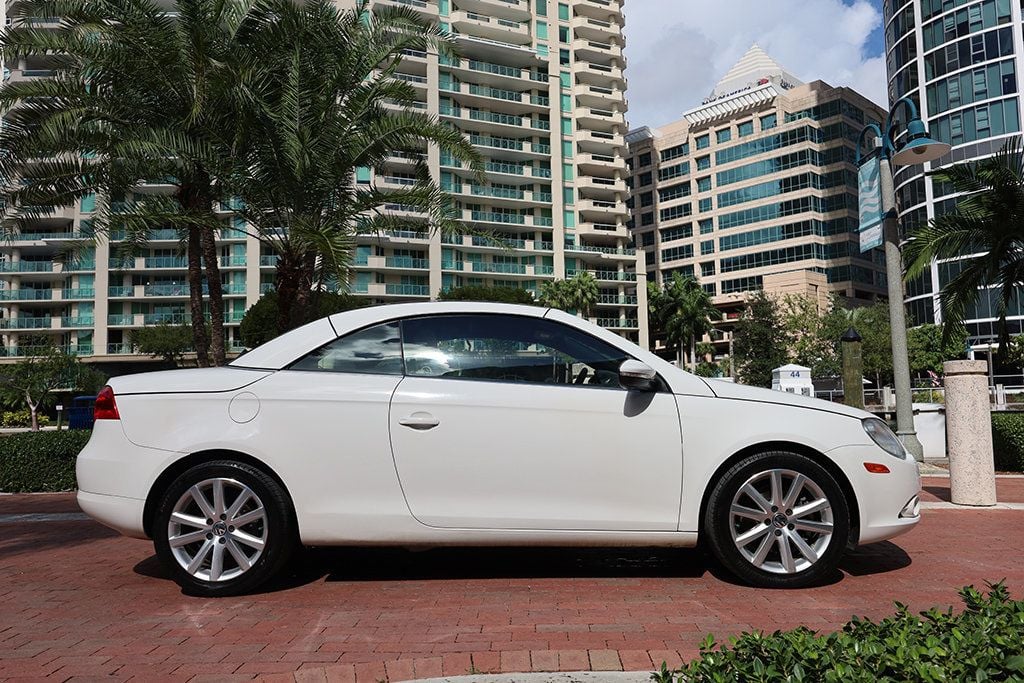 2011 Volkswagen Eos 2dr Convertible DSG Komfort SULEV - 22934930 - 72