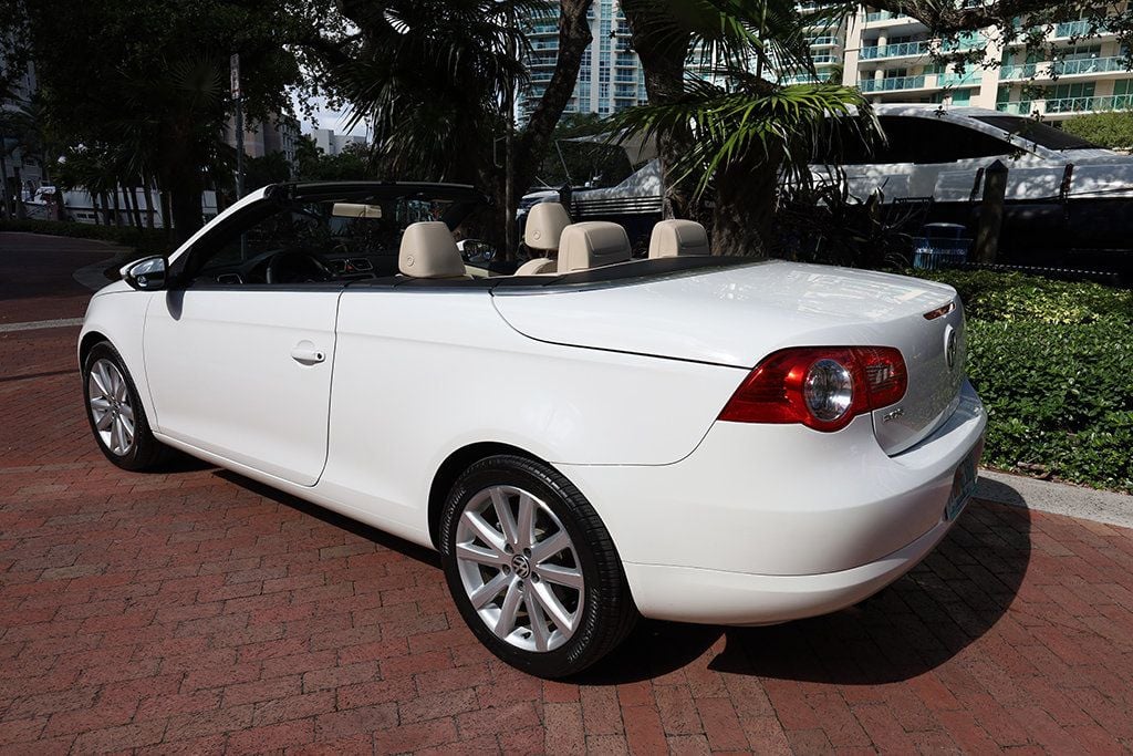 2011 Volkswagen Eos 2dr Convertible DSG Komfort SULEV - 22934930 - 74