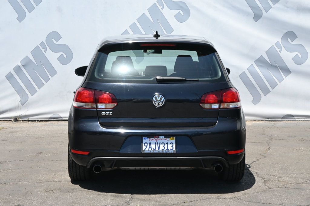 2011 Volkswagen Golf GTI photo 2