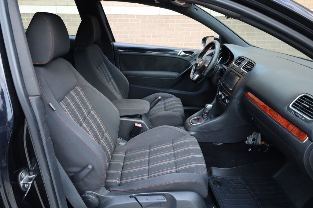 2011 Volkswagen Golf GTI Autobahn photo 16