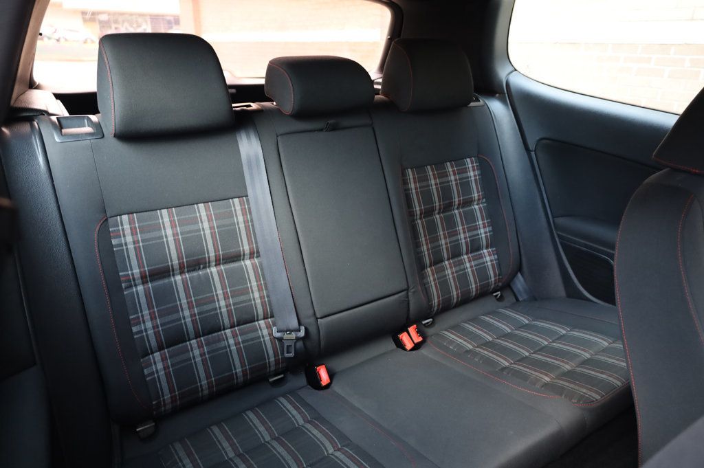 2011 Volkswagen Golf GTI Autobahn photo 18