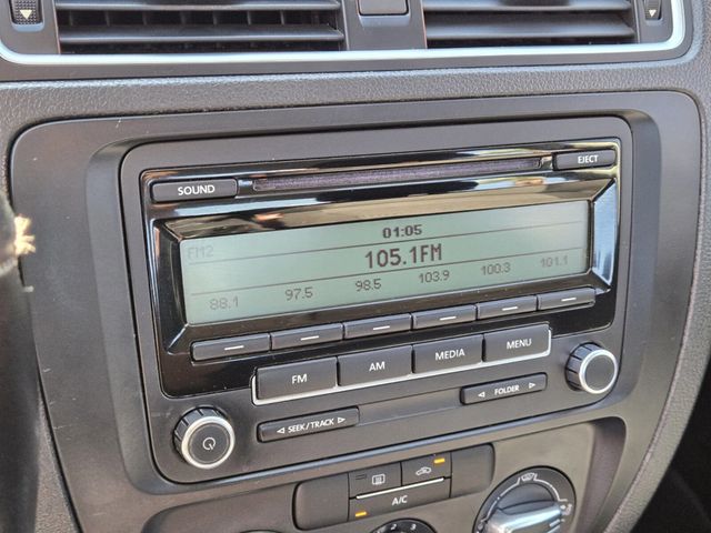 2011 Volkswagen Jetta Sedan 4DR AUTO BASE - 22950654 - 17