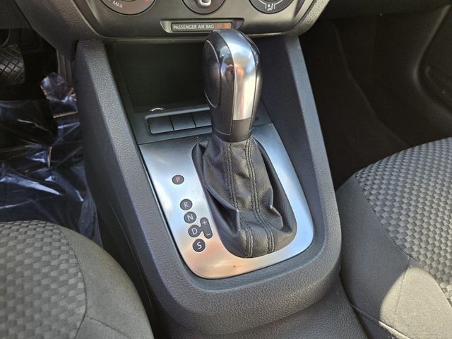 2011 Volkswagen Jetta Sedan 4DR AUTO BASE - 22950654 - 19