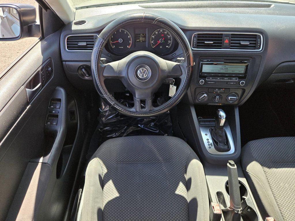 2011 Volkswagen Jetta Sedan 4DR AUTO BASE - 22950654 - 8